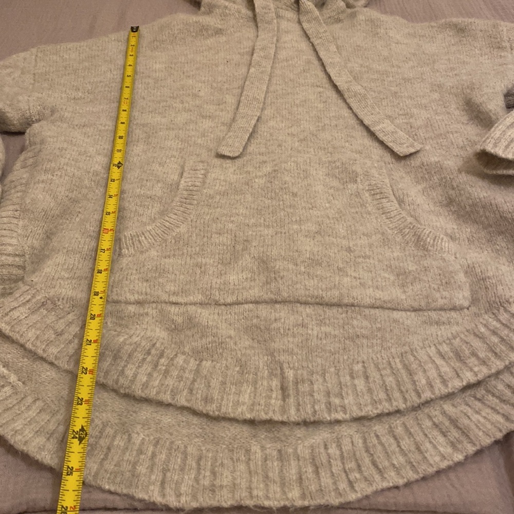 Madewell Wilmington Hoodie Sweater
Taupe . Size S. Style NB371 - Picture 9 of 11